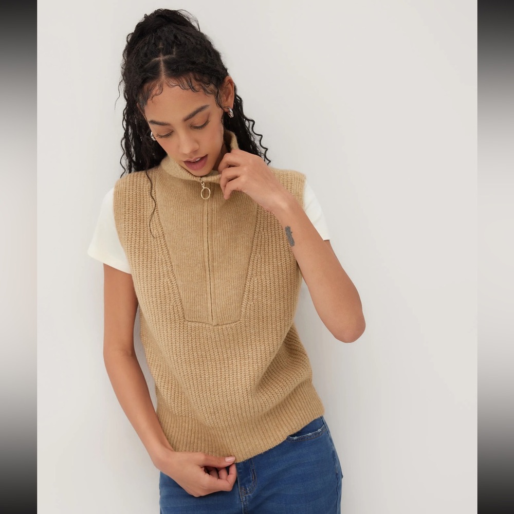 Half-Zip Knit Vest - Picture 3 of 9
